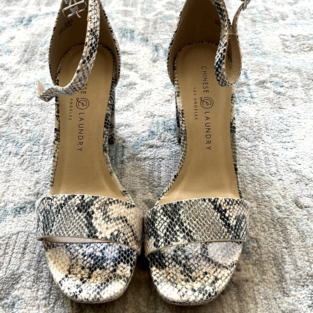 BRAND NEW! Chinese Laundry snakeskin platform ankle strap pumps